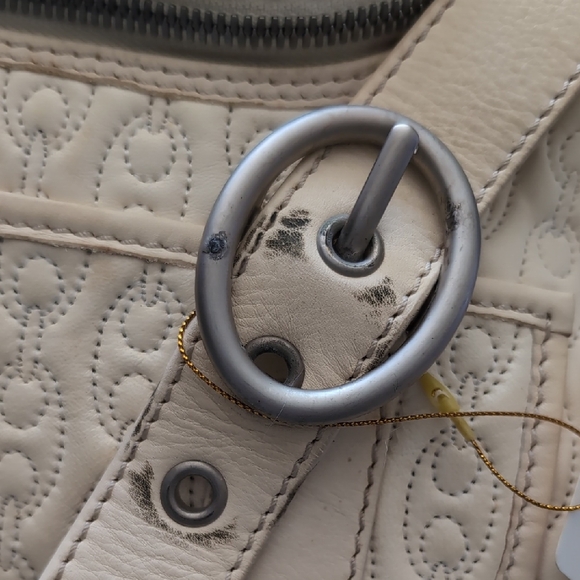 Celine - Picture 2 of 10